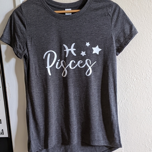 ✨Pisces Zodiac♓ Graphic Soft Blend Tee | ✂️HANDCRAFTED! - Picture 8 of 10